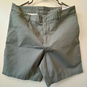 NWT Old Navy Slim Built-In Flex Men’s 34 & 8 Inseam Shorts